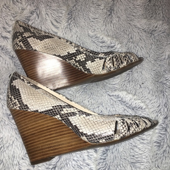 Calvin Klein Python Wedge - Picture 2 of 8